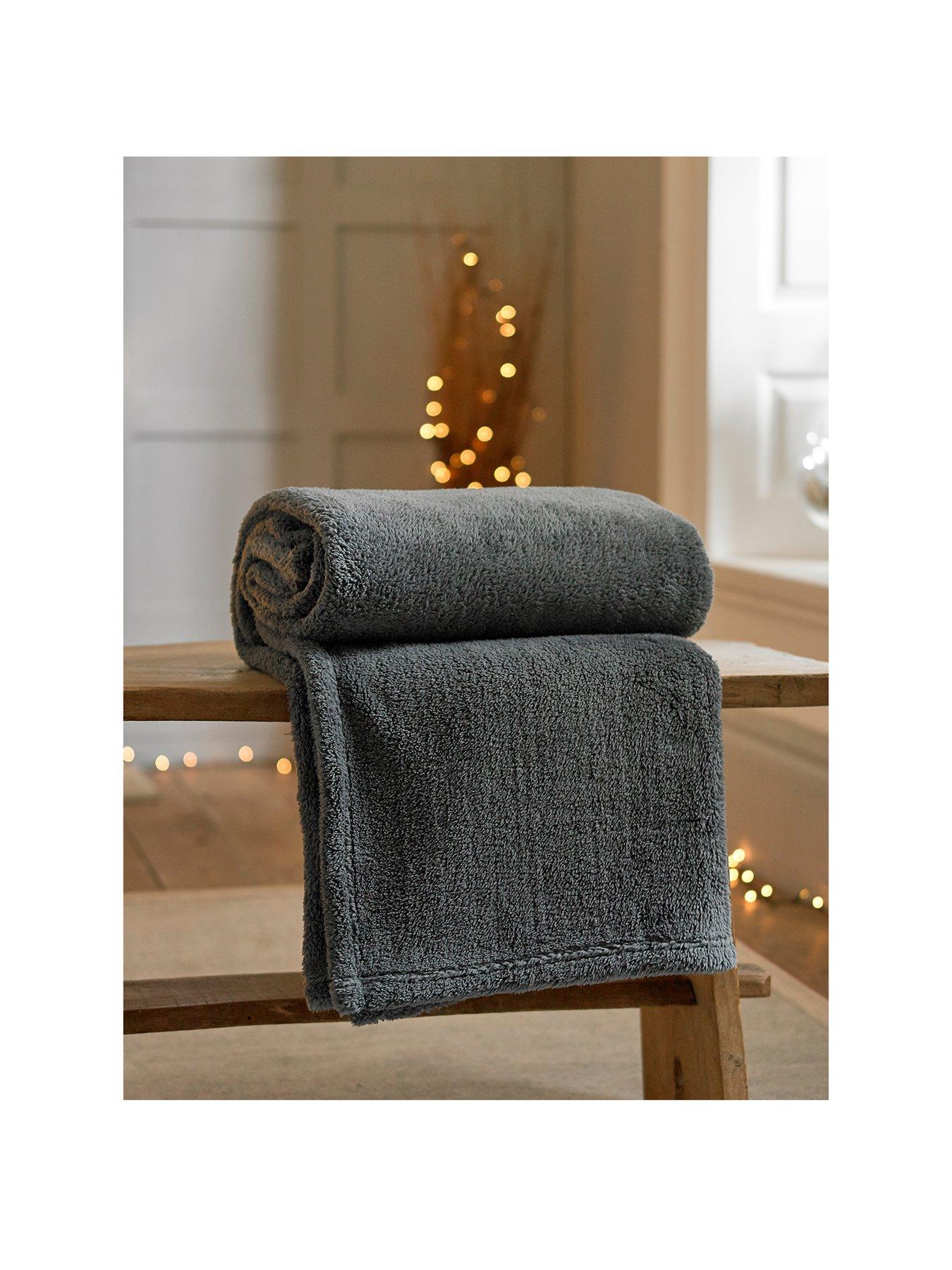 Black Life Tree Flannel Fleece Soft Blankets All Season 40x60inch HELLOWINK Throw Blankets for Couch Bed Sofa Warm Lightweight Luxury Microfiber Throws 